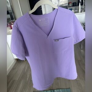 FIGS LAVENDER ONE POCKET SCRUB TOP💜